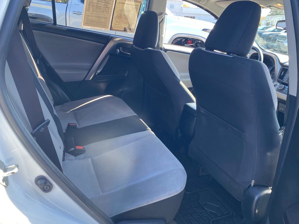Used 2018 Toyota RAV4 XLE image 17