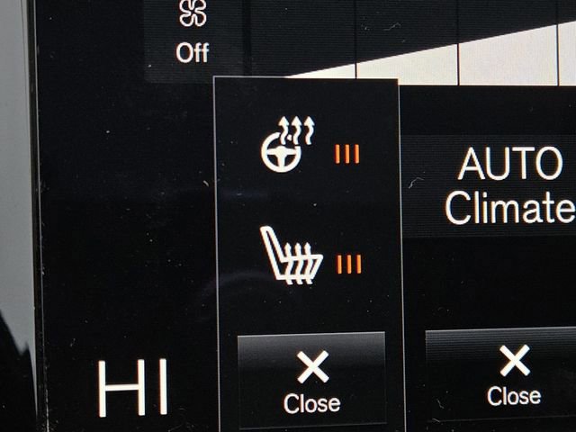 Used 2021 Volvo XC90 T6 Momentum w/ Advanced Package image 8