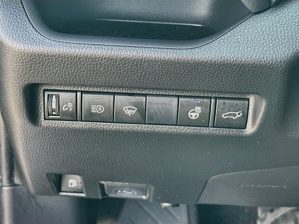 Used 2020 Toyota RAV4 XSE AWD/4WD image 10