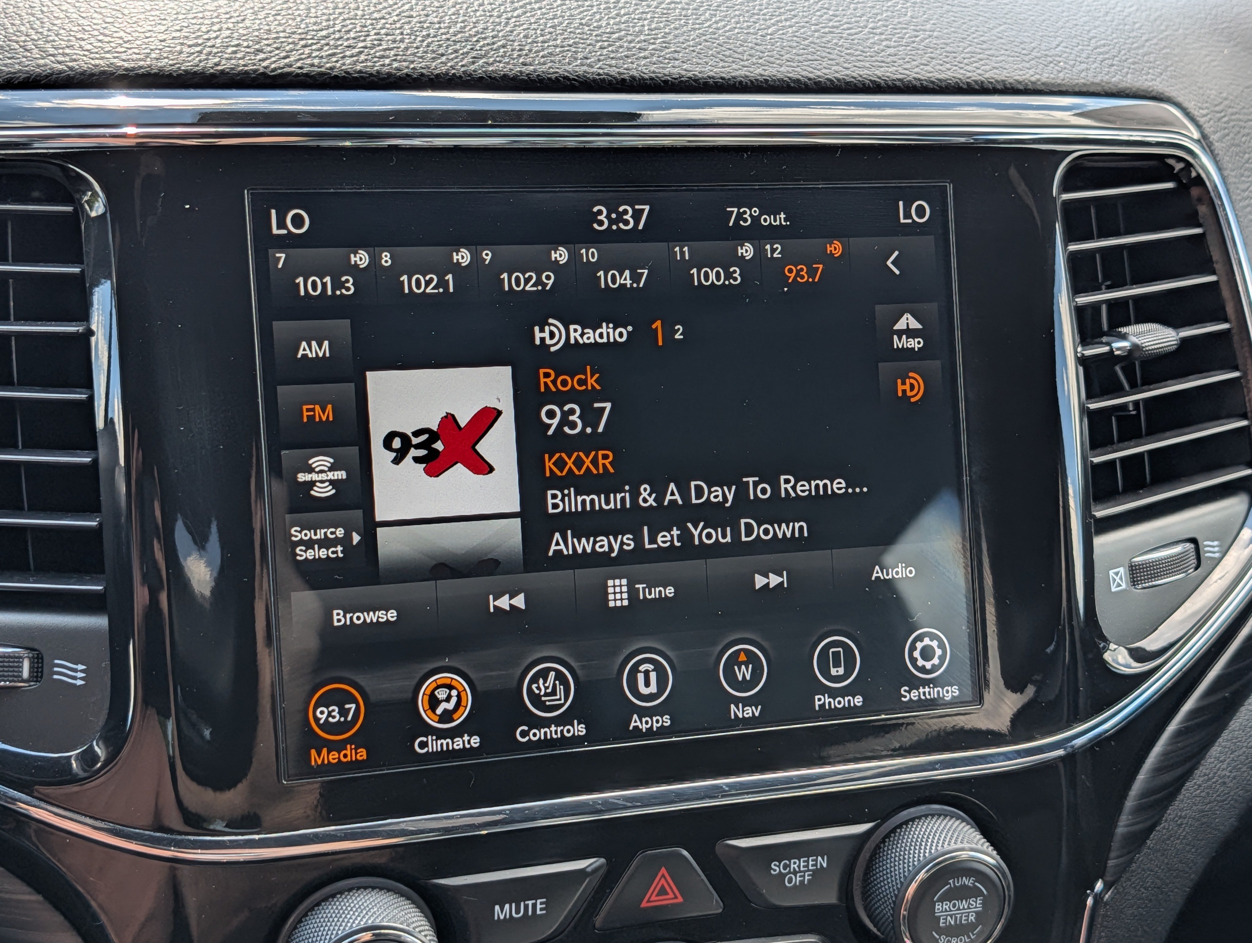 Used 2021 Jeep Grand Cherokee Laredo X AWD/4WD image 22