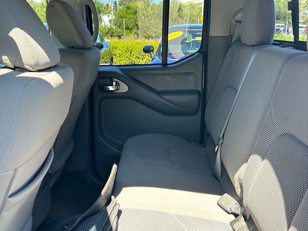 Used 2019 Nissan Frontier SV image 28