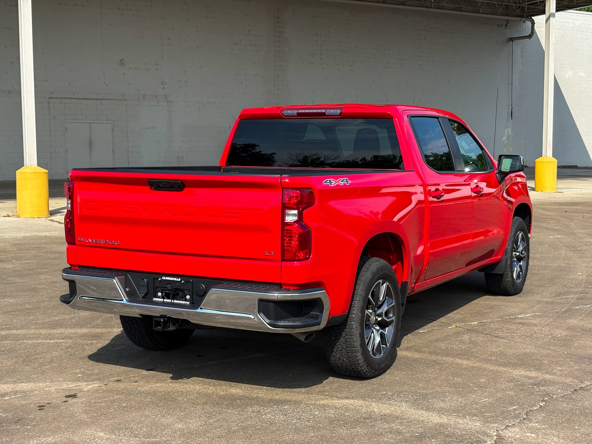 Used 2024 Chevrolet Silverado 1500 LT AWD/4WD image 17