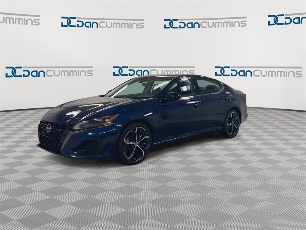 Used 2023 Nissan Altima 2.5 SR image 4