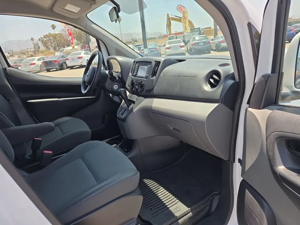 Used 2017 Nissan NV200 SV w/ Technology Package FWD image 10