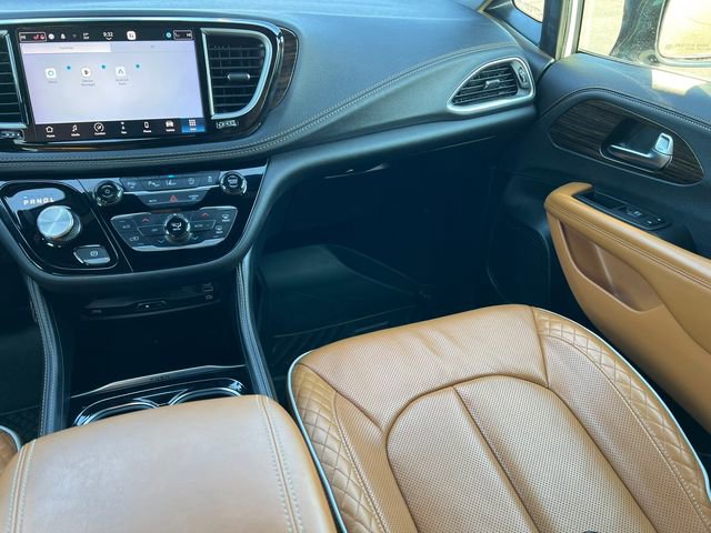 Used 2023 Chrysler Pacifica Pinnacle image 35