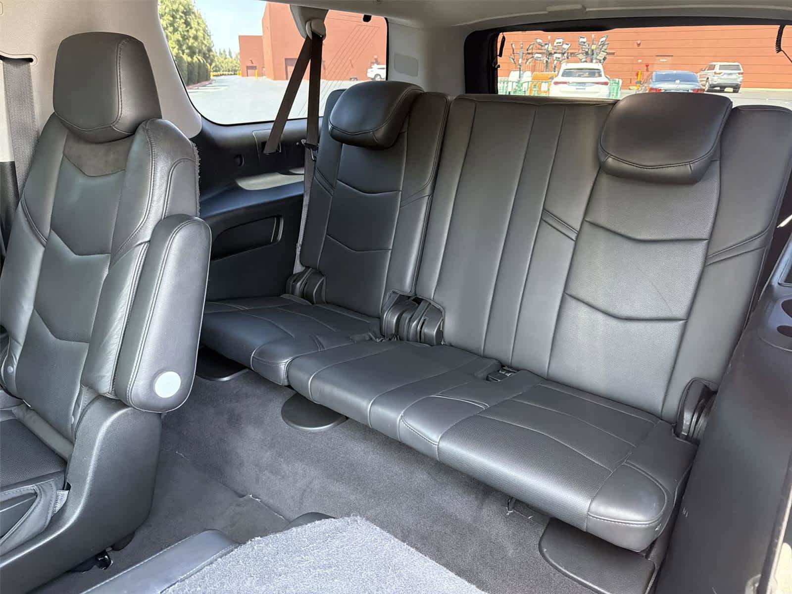 Used 2020 Cadillac Escalade ESV Luxury RWD image 42