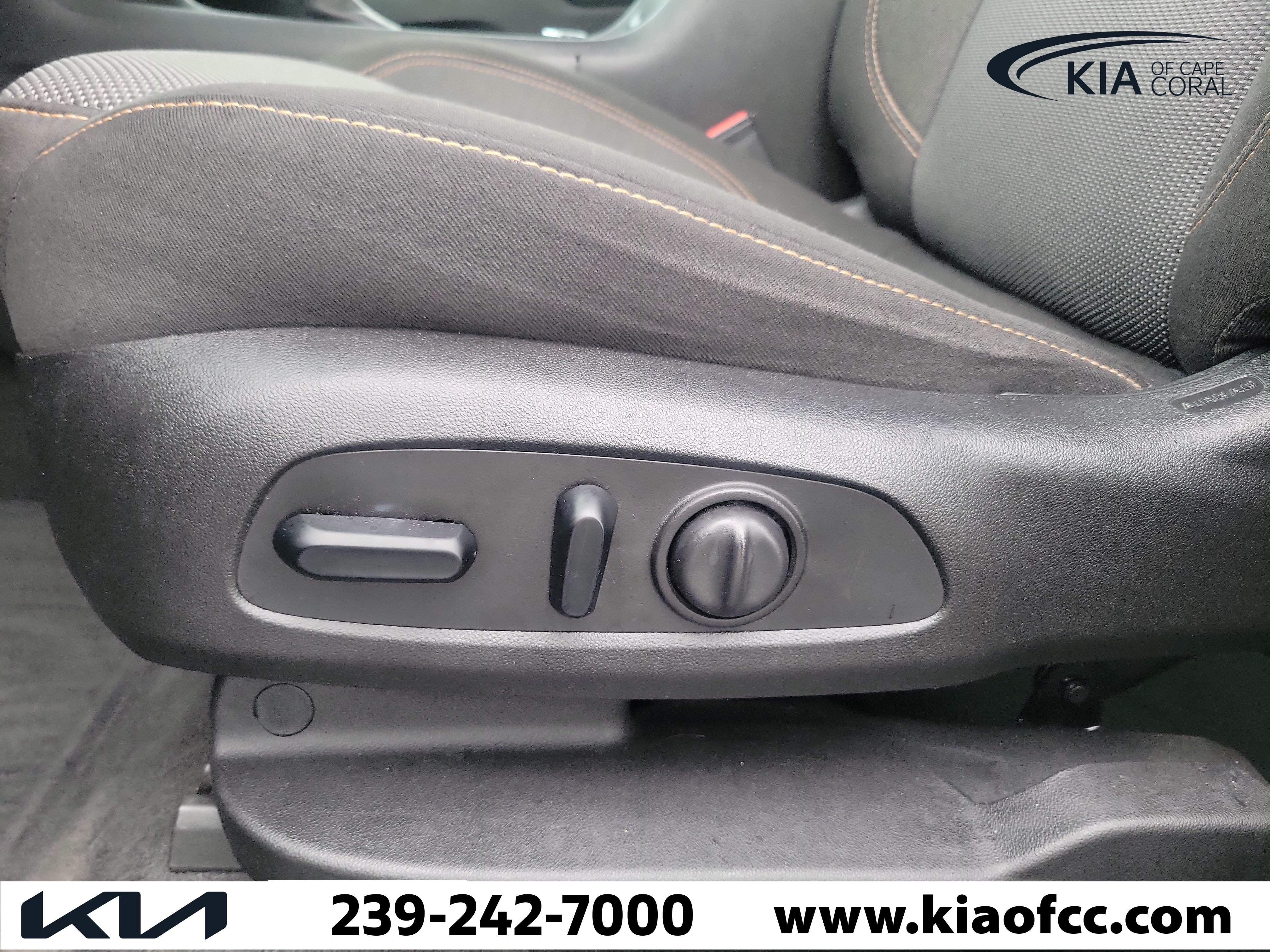 Used 2019 Chevrolet Traverse LT FWD image 25