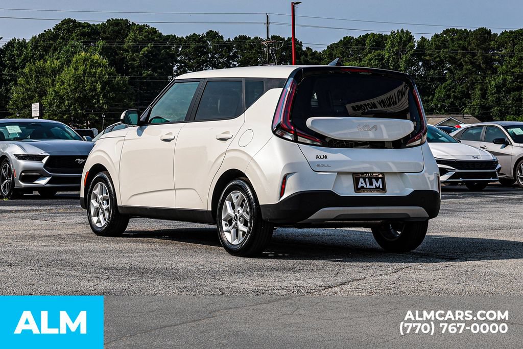 Used 2025 Kia Soul LX w/ LX Technology Package FWD image 6