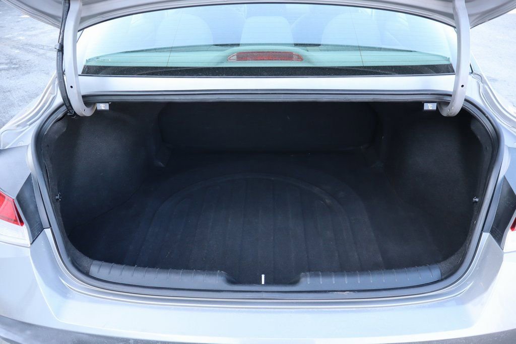 Used 2021 Hyundai Elantra SE image 26