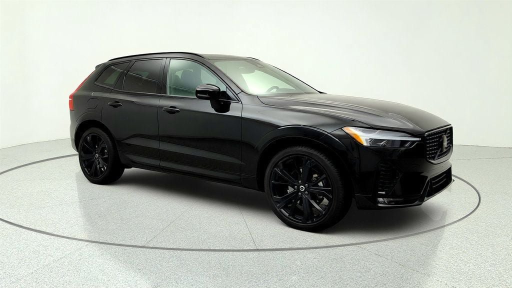 Used 2025 Volvo XC60 B5 Ultra w/ Protection Package Premier AWD/4WD image 3
