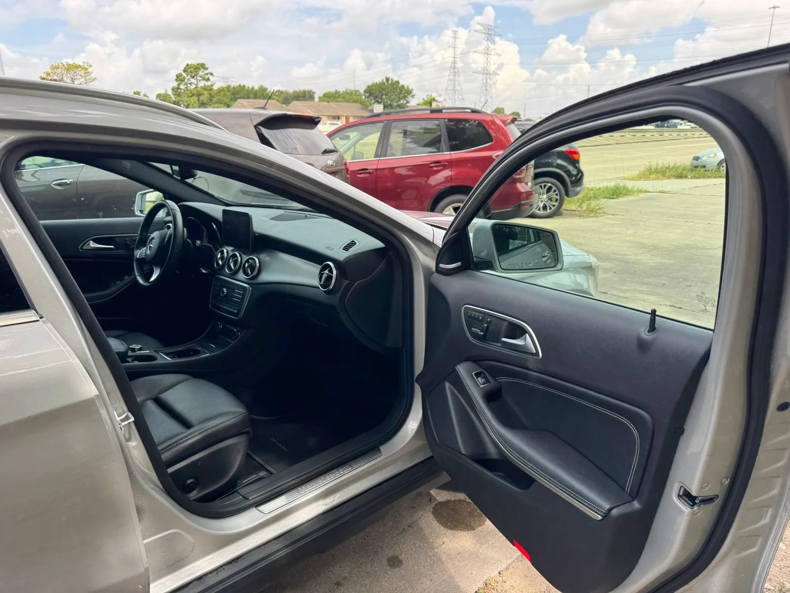 Used 2017 Mercedes-Benz GLA 250 4MATIC w/ Premium Package image 23