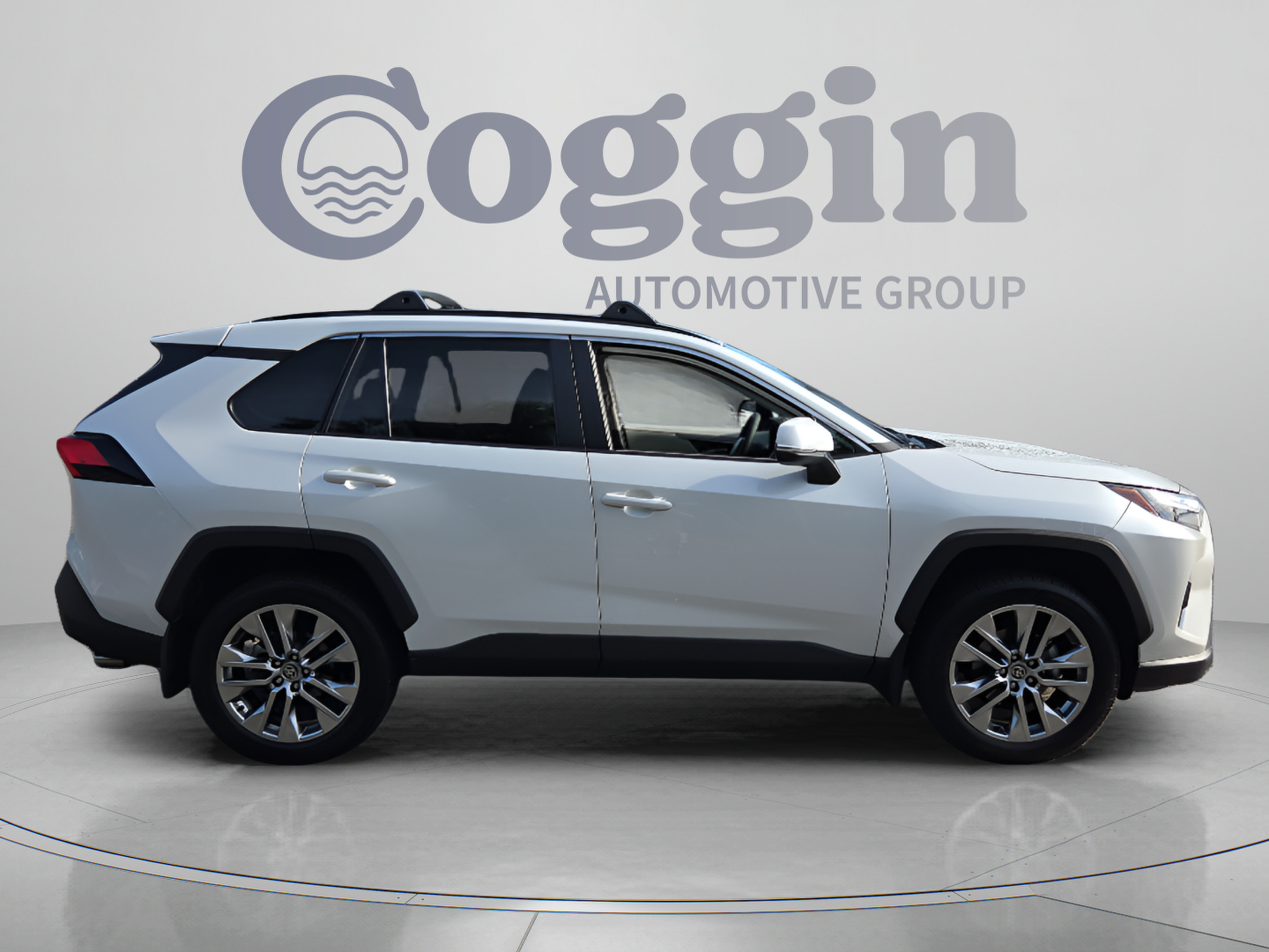 Used 2024 Toyota RAV4 XLE Premium w/ Weather Package FWD image 6