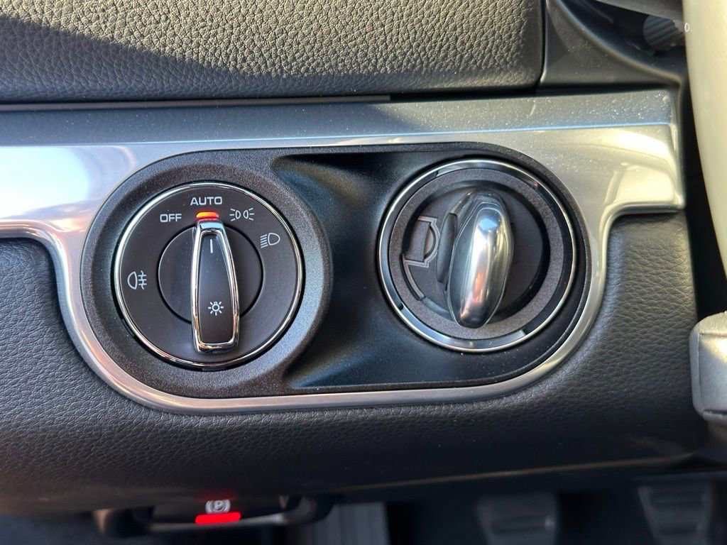 Certified 2025 Porsche 718 Cayman image 33