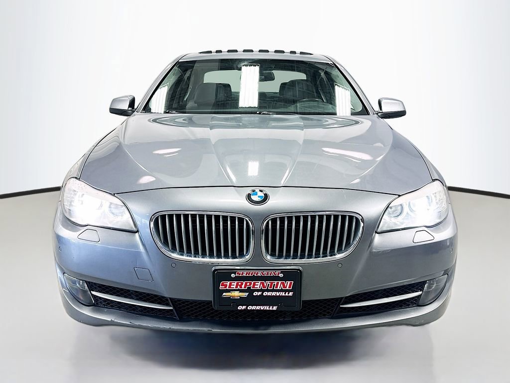 Used 2013 BMW 550i xDrive Sedan image 4