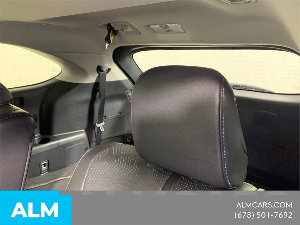 Used 2023 Toyota Highlander Platinum AWD/4WD image 32