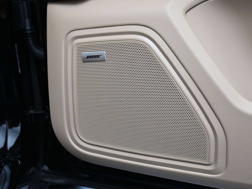 Certified 2026 Porsche Macan AWD/4WD image 30