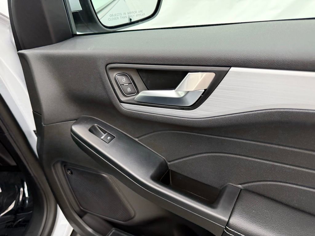 New 2025 Ford Escape SE w/ PHEV Premium Package image 21