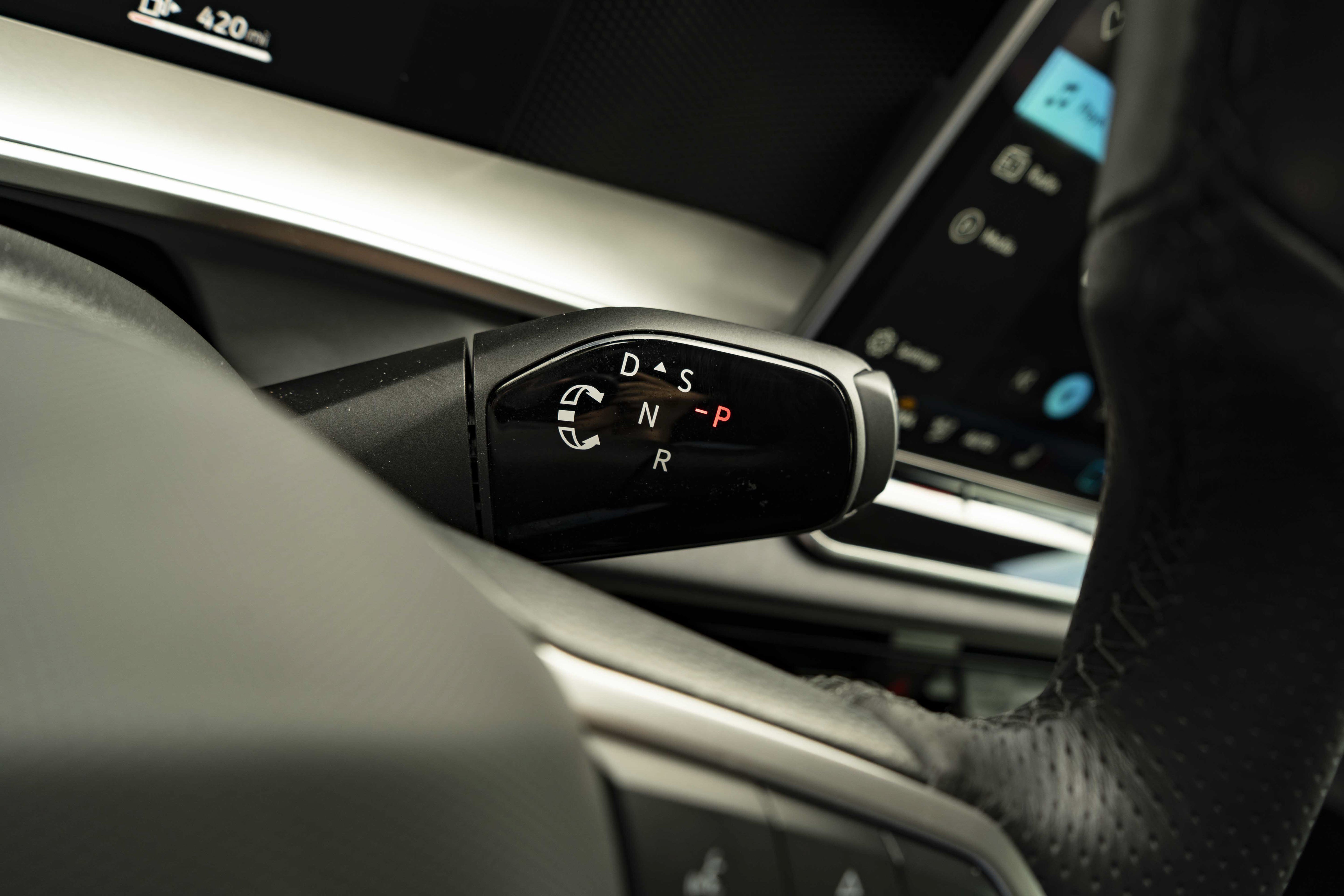 Certified 2026 Volkswagen Tiguan SE R-Line FWD image 23