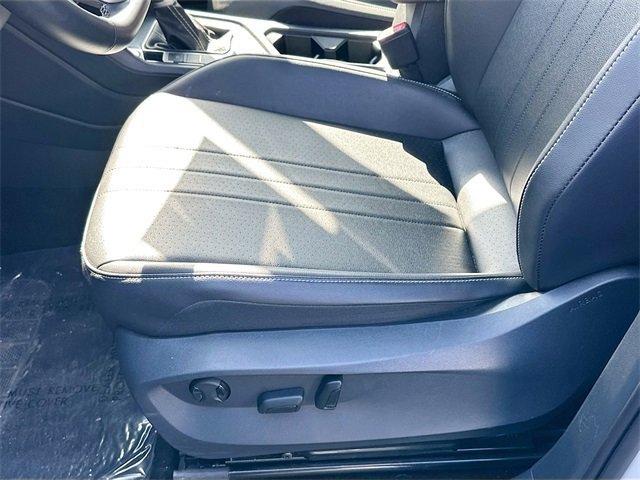 Used 2024 Volkswagen Tiguan SE AWD/4WD image 18