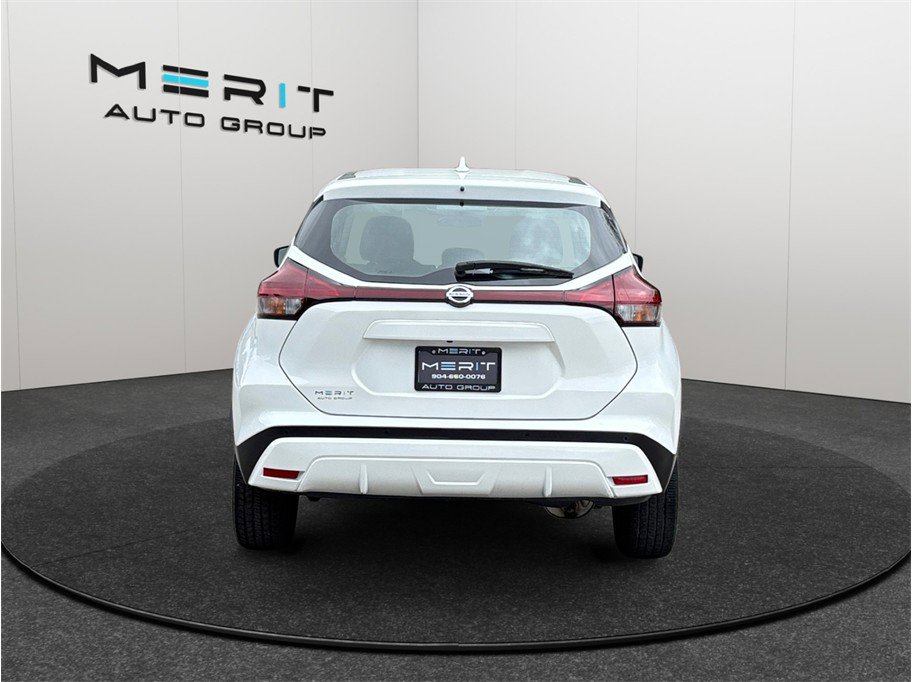 Used 2021 Nissan Kicks S FWD image 8