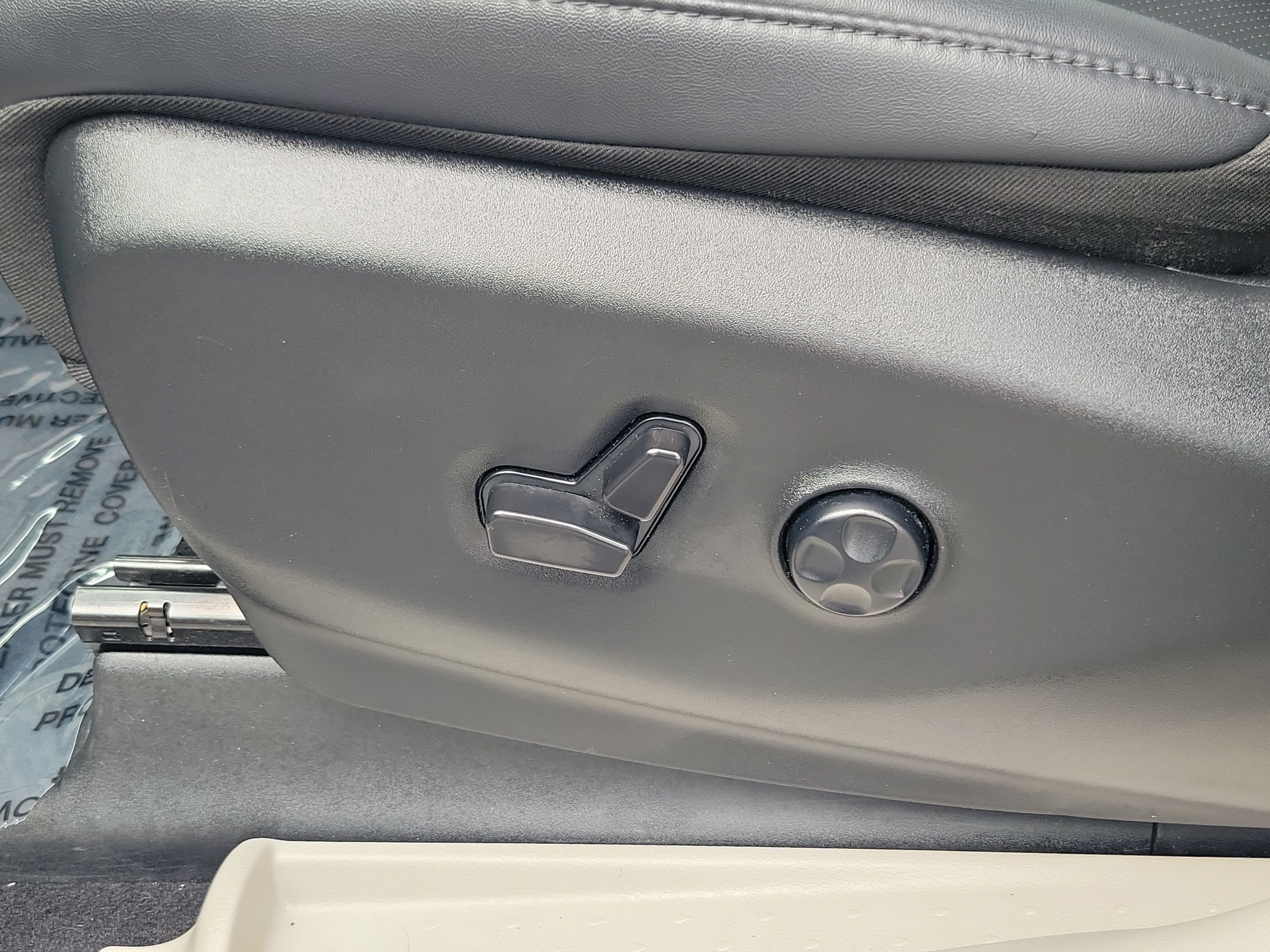 Used 2024 Chrysler Pacifica Touring-L FWD image 20