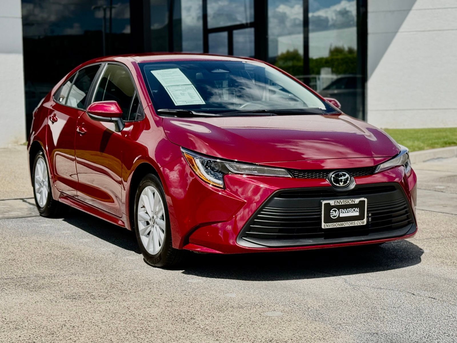 Used 2025 Toyota Corolla LE w/ LE Premium Package FWD image 8