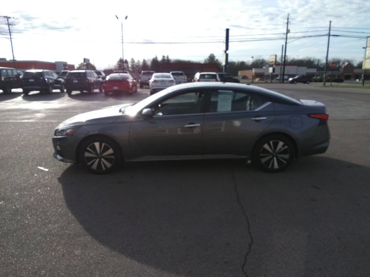 Used 2022 Nissan Altima 2.5 SV image 9
