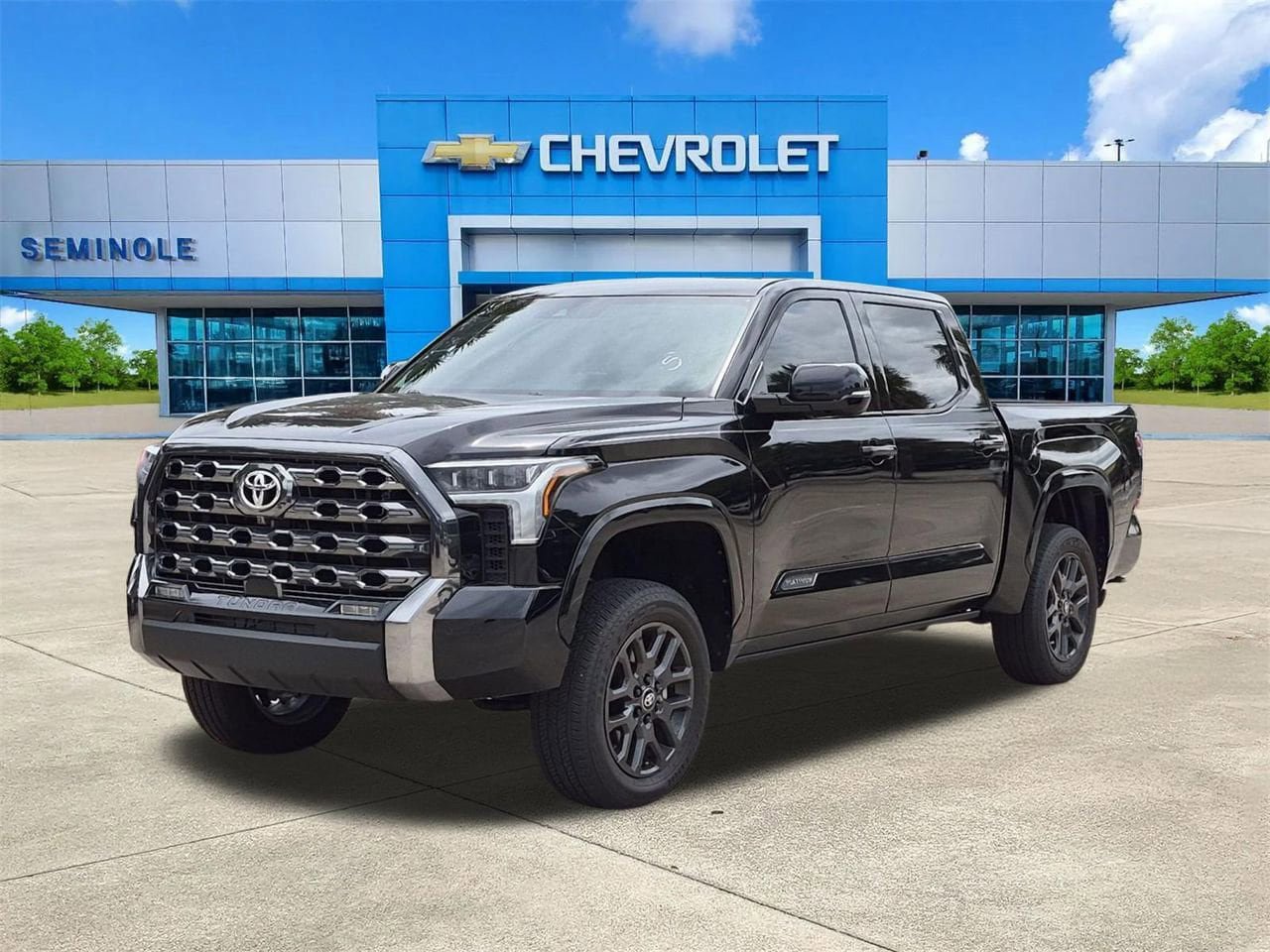 Used 2025 Toyota Tundra Platinum AWD/4WD image 2