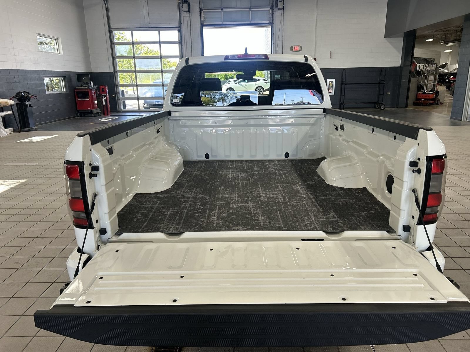 Certified 2024 Nissan Frontier SV w/ Technology Package AWD/4WD image 39