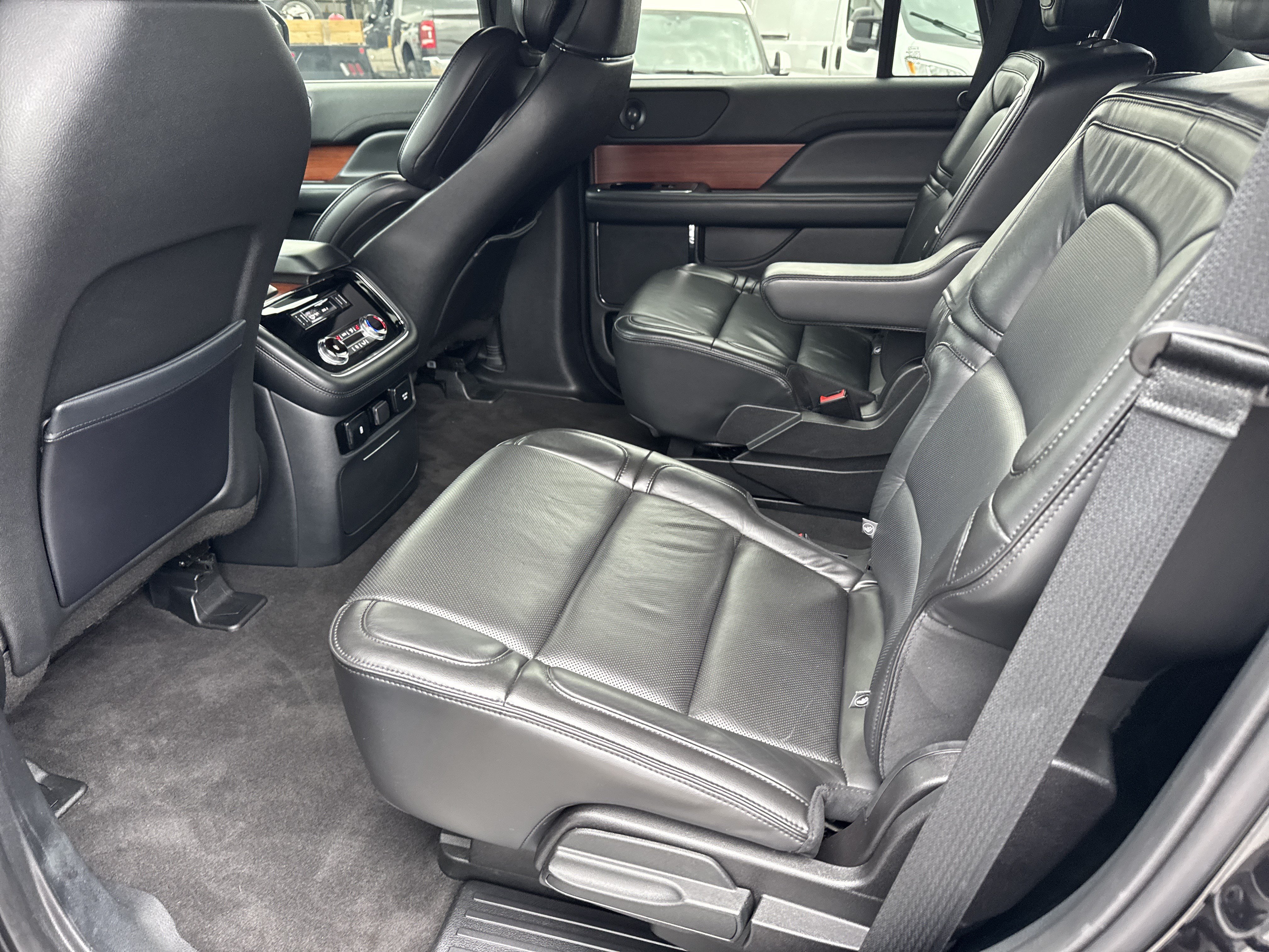 Used 2019 Lincoln Navigator Select w/ Cargo Package RWD image 26