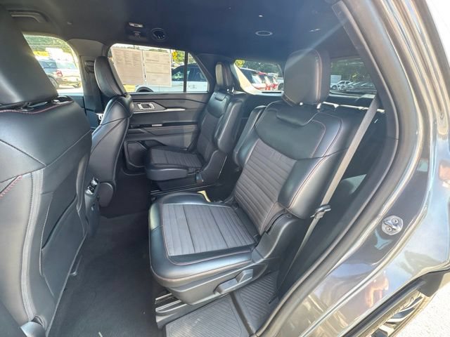 Certified 2025 Ford Explorer ST-Line AWD/4WD image 26