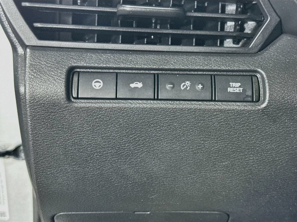Used 2023 Nissan Altima 2.5 SL AWD/4WD image 19