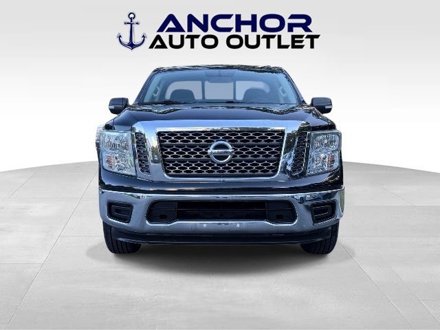 Used 2017 Nissan Titan SV RWD image 2