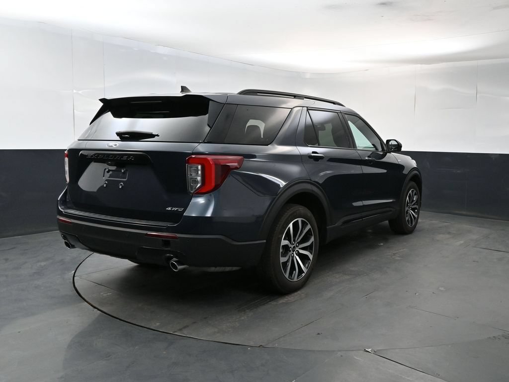 Used 2023 Ford Explorer ST-Line AWD/4WD image 5