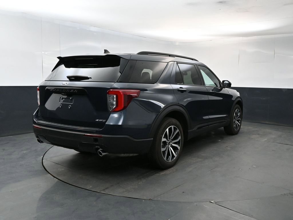 Used 2023 Ford Explorer ST-Line AWD/4WD image 5