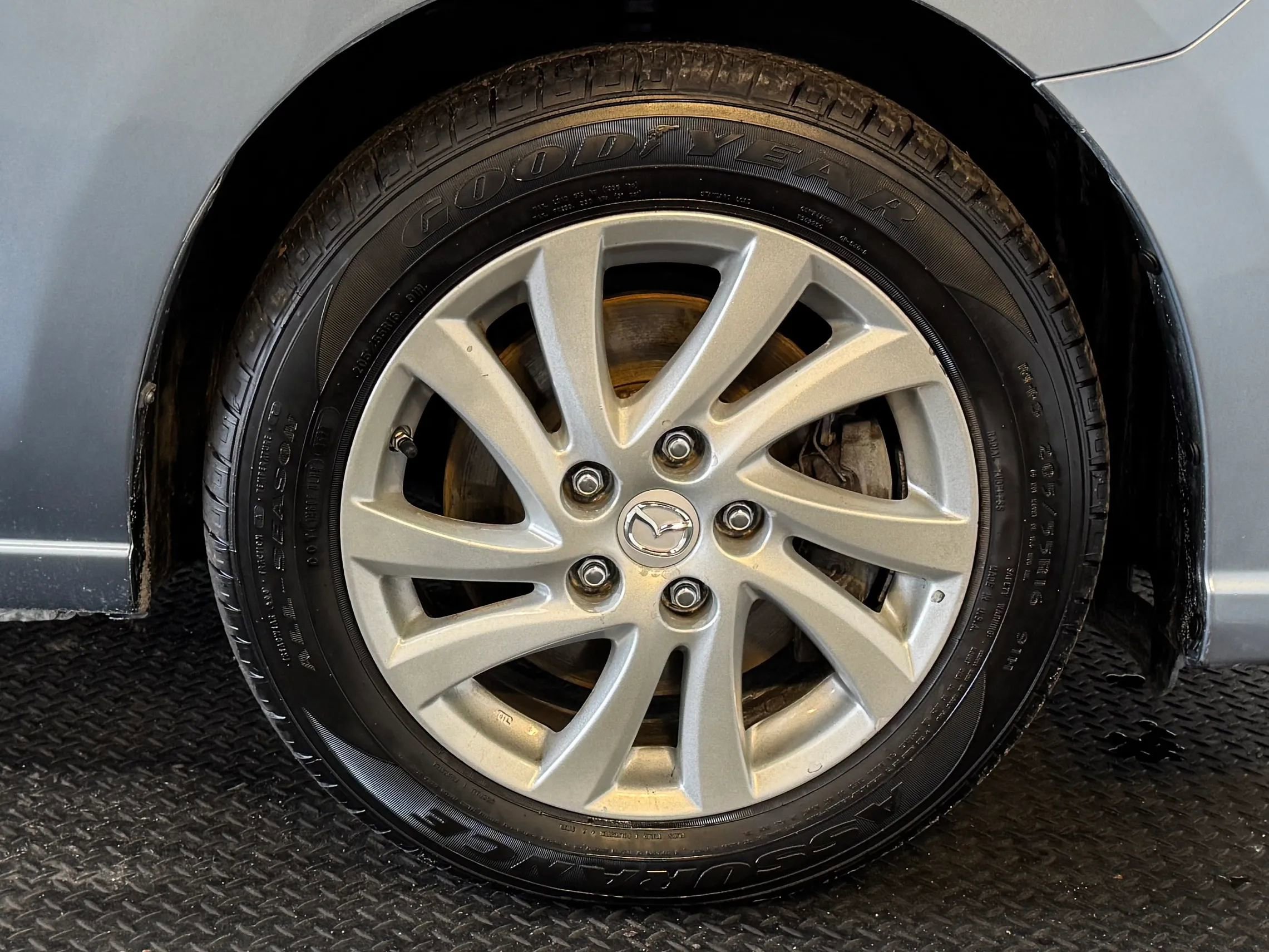 Used 2012 MAZDA MAZDA5 Sport image 9