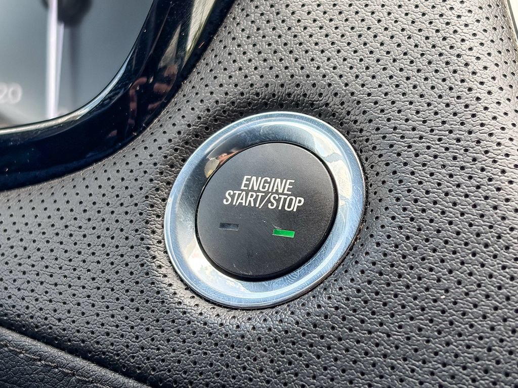 Certified 2025 Cadillac XT6 Luxury FWD image 21