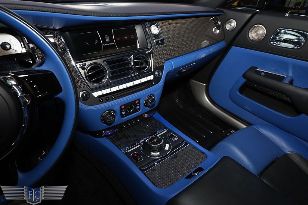 Used 2018 Rolls-Royce Dawn image 23