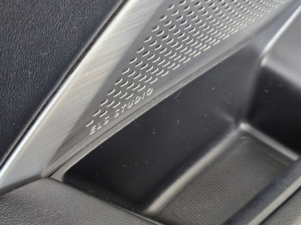 Used 2023 Acura MDX w/ Technology Package FWD image 12