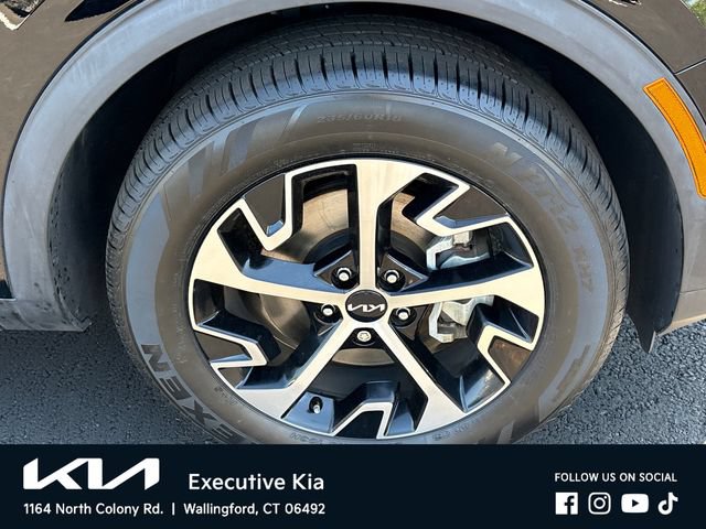 Certified 2025 Kia Sportage EX AWD/4WD image 7