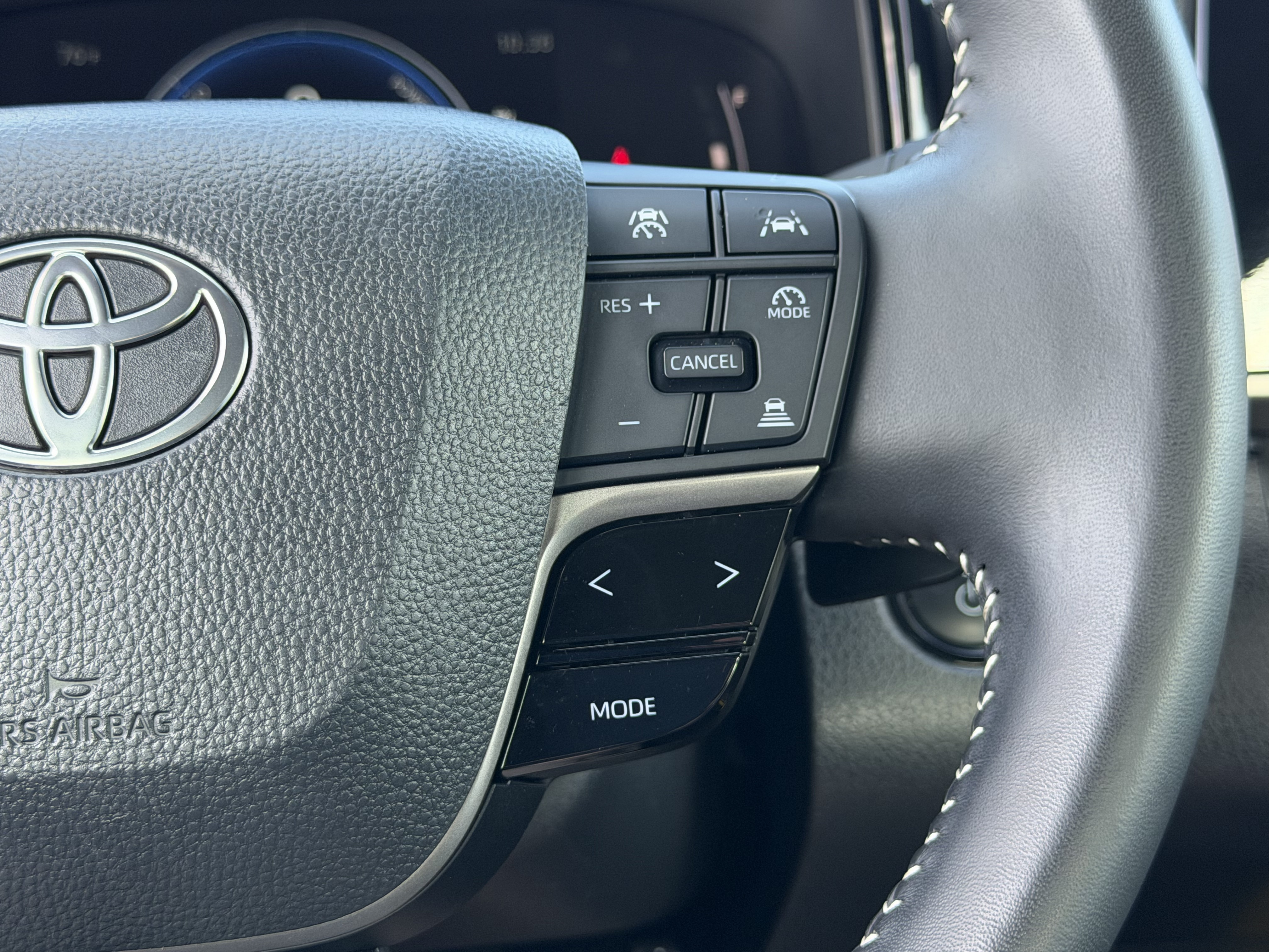 Used 2025 Toyota Camry SE FWD image 27
