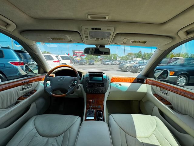 Used 2004 Lexus LS 430 RWD image 19