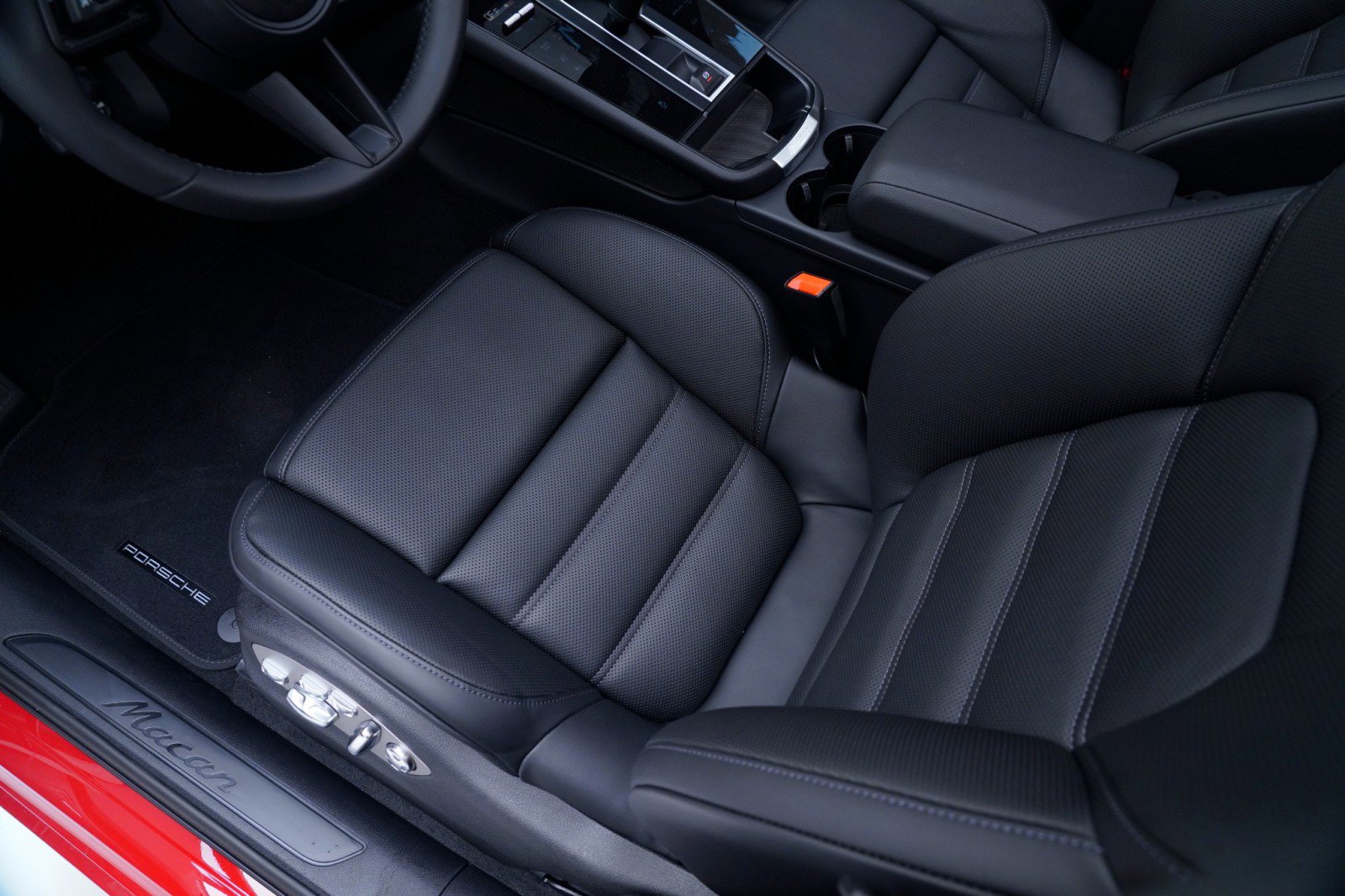 New 2026 Porsche Macan image 17