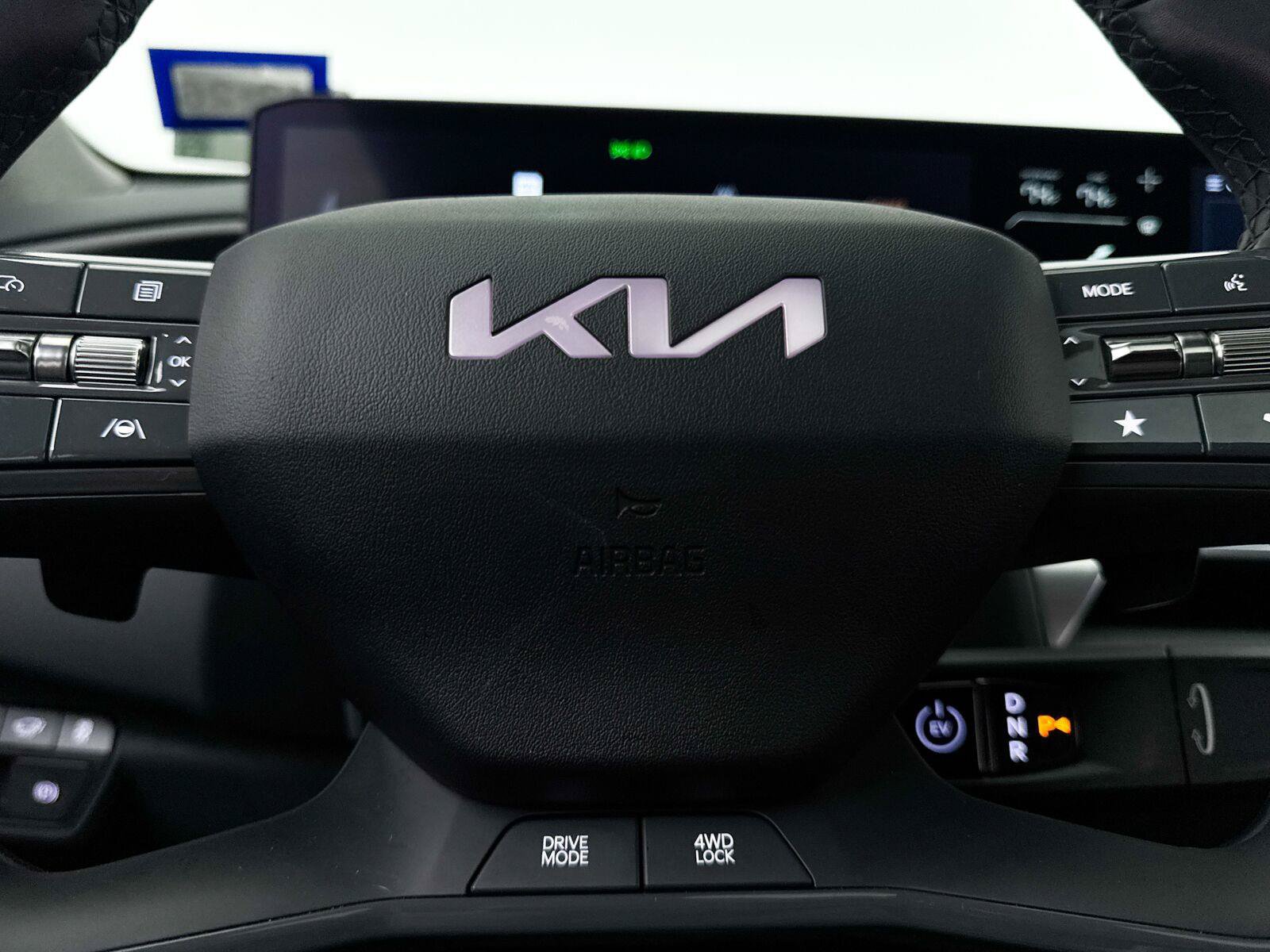 Used 2024 Kia EV9 Land AWD/4WD image 11