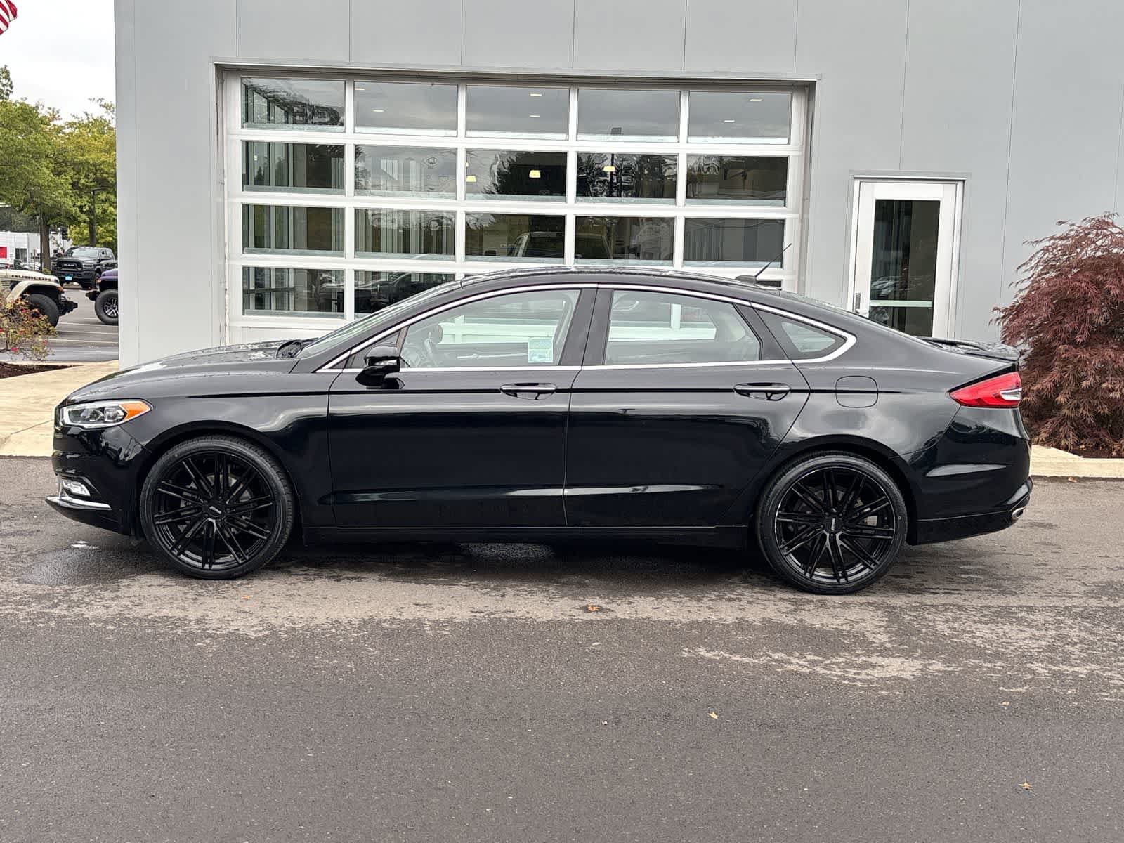Used 2017 Ford Fusion Titanium FWD image 2