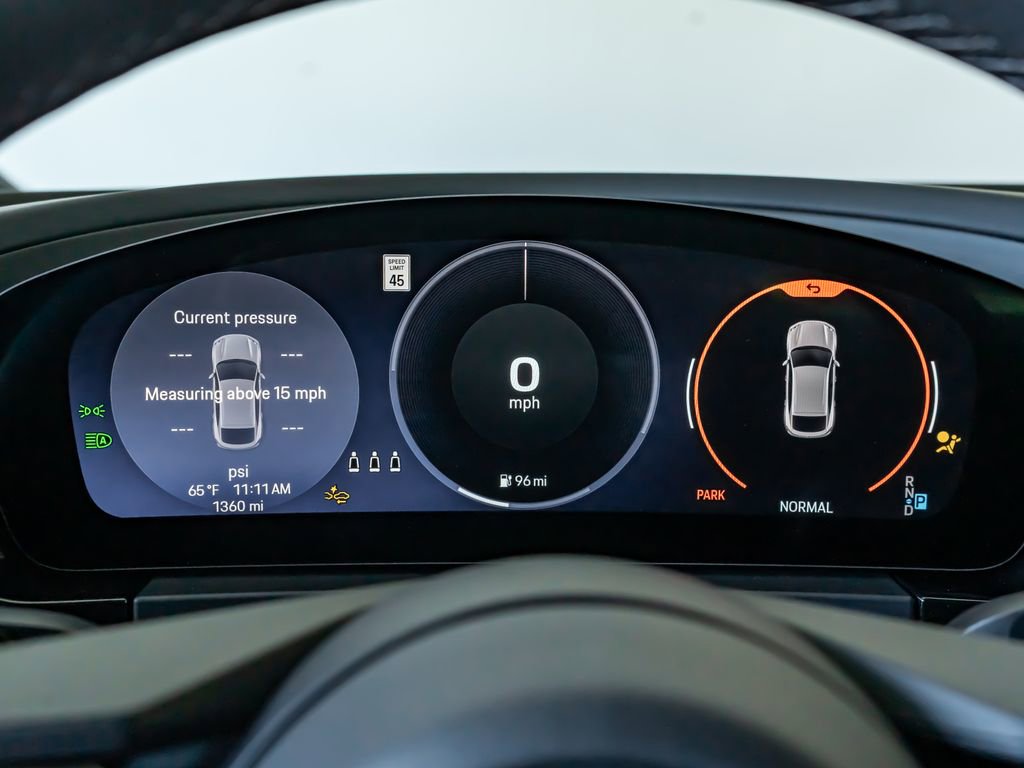 Certified 2025 Porsche Macan 4S Electric AWD/4WD image 17