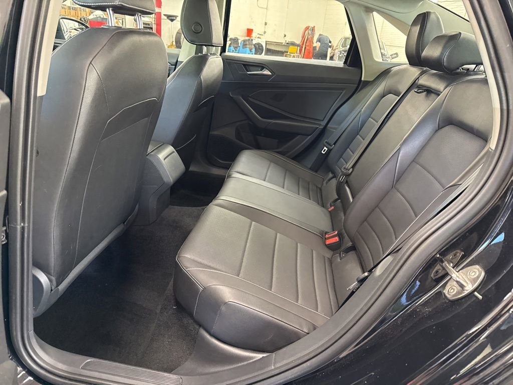 Used 2023 Volkswagen Jetta SE w/ Panoramic Sunroof Package FWD image 10