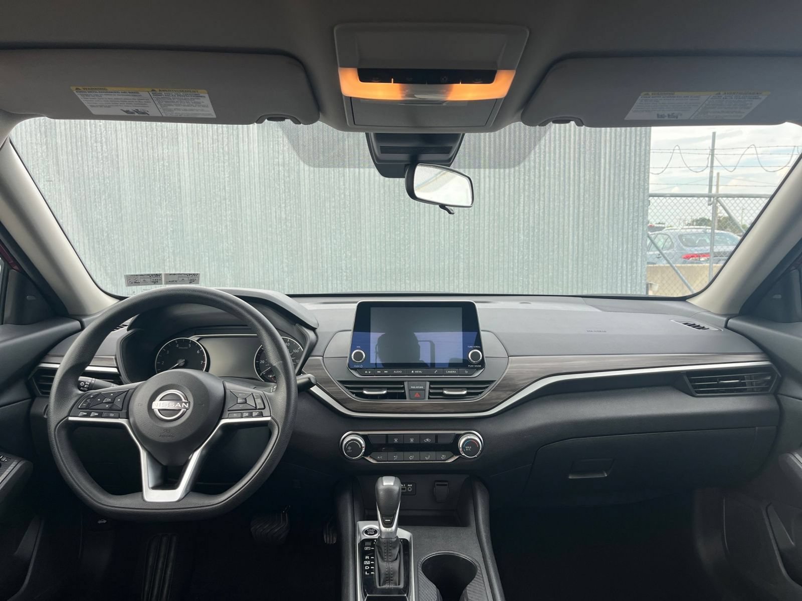 Used 2025 Nissan Altima 2.5 SV FWD image 33