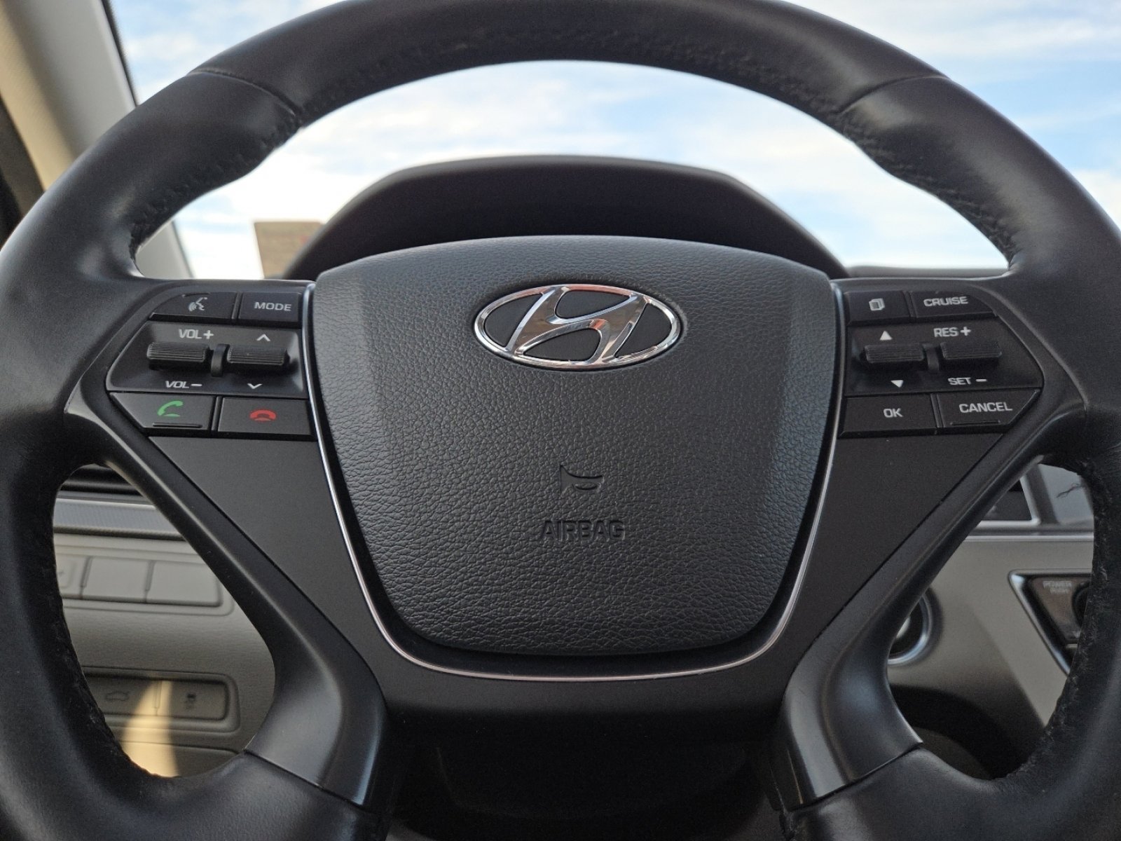 Used 2017 Hyundai Sonata Sport w/ Value Edition Package 02 image 23