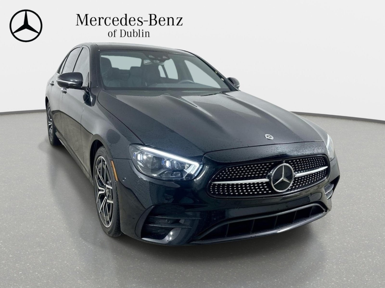 Used 2023 Mercedes-Benz E 350 4MATIC Sedan image 3